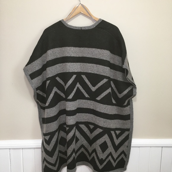 Matty M wool cape poncho - Picture 6 of 7